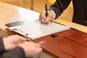 闫楼美食饭店在哪里